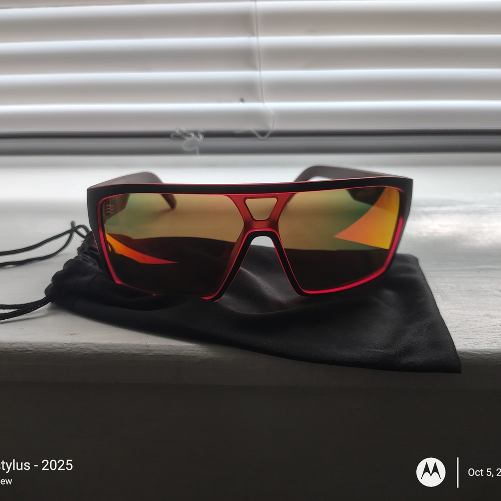 Cool Sunglasses with a cloth case
